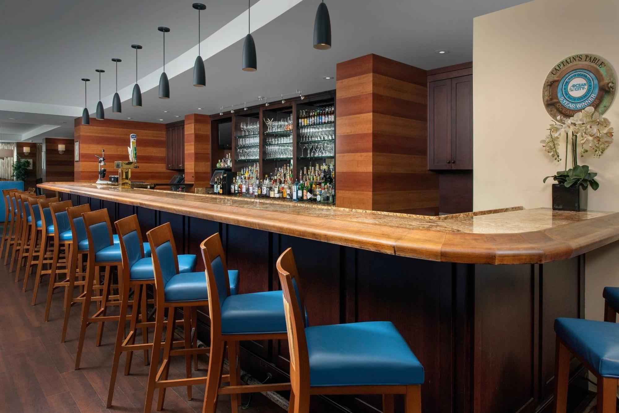 Courtyard By Marriott Ocean Oceanfront